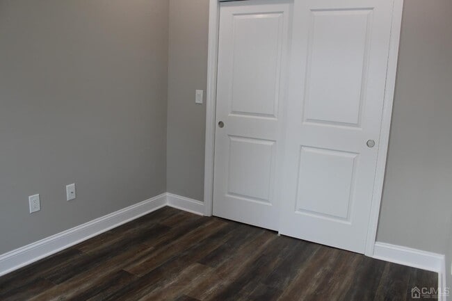 Building Photo - 147 Clinton St