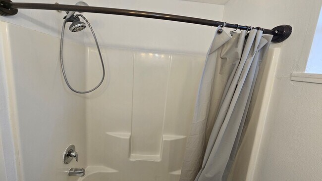 Building Photo - Ore