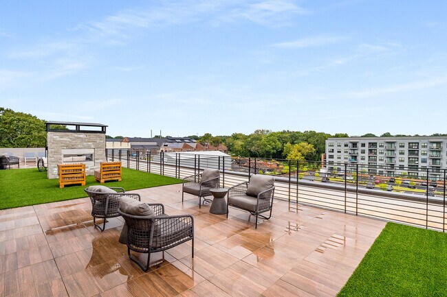 Building Photo - 112 Rogers St NE