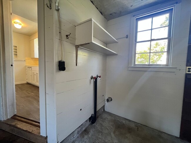 Building Photo - 918 F St