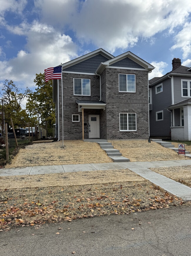 Building Photo - 225 N Hamilton Ave