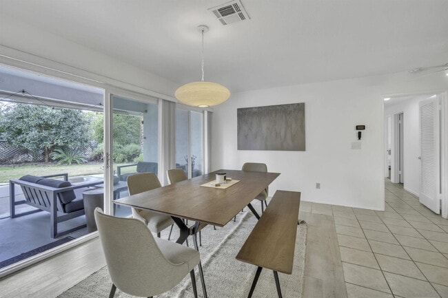 Building Photo - FULLY FURNISHED Mid-Century Modern 3 Bed R...