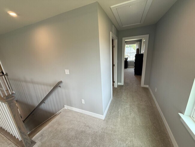Building Photo - Never lived in Model Homes