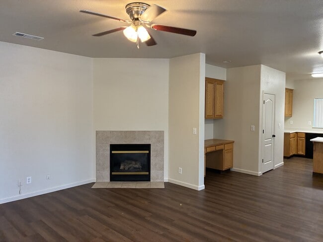 Building Photo - 420 N Conejo Ave