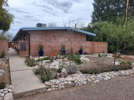Building Photo - 422 N Olsen Ave