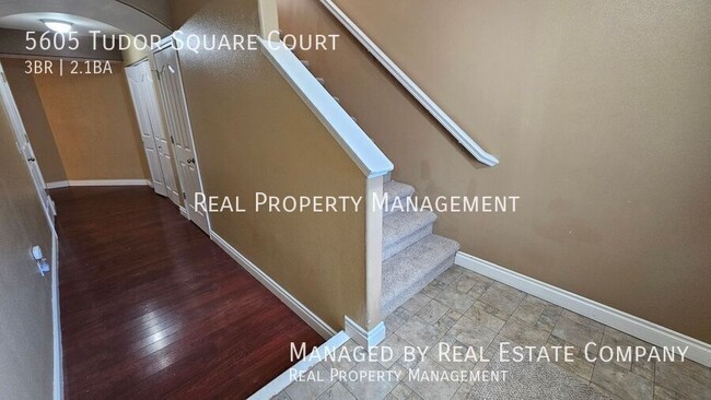Building Photo - 5605 Tudor Square Ct