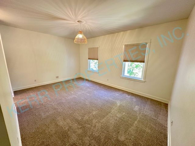 Building Photo - Locating occupants for the property owner! Charming 3-Bedroom Retreat with 2.5 Baths and Spacious...