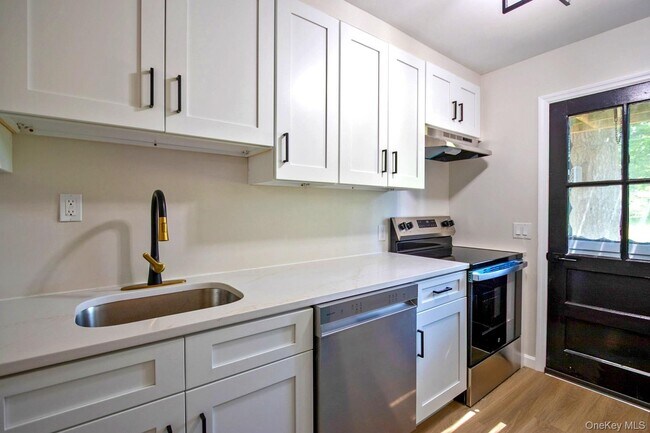 Building Photo - 167 NY-23