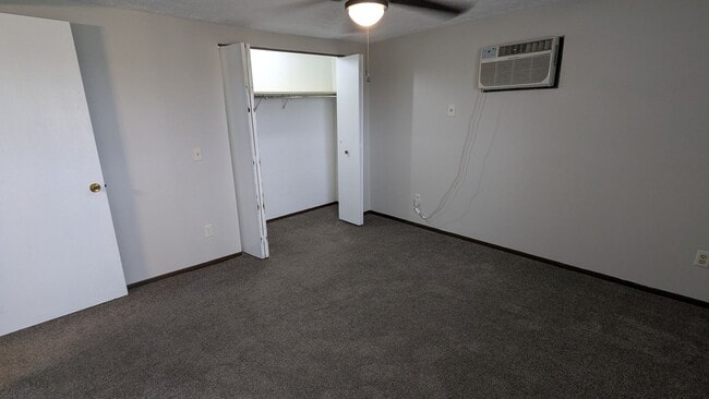 Building Photo - MN Cedar Village (801)