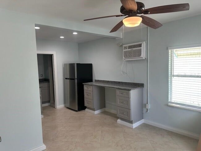 Building Photo - 61 81st Ave