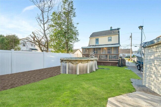 Building Photo - 1261 Waverly St