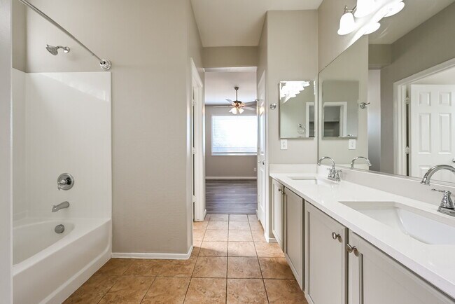 Building Photo - 3827 Adamanda Ct