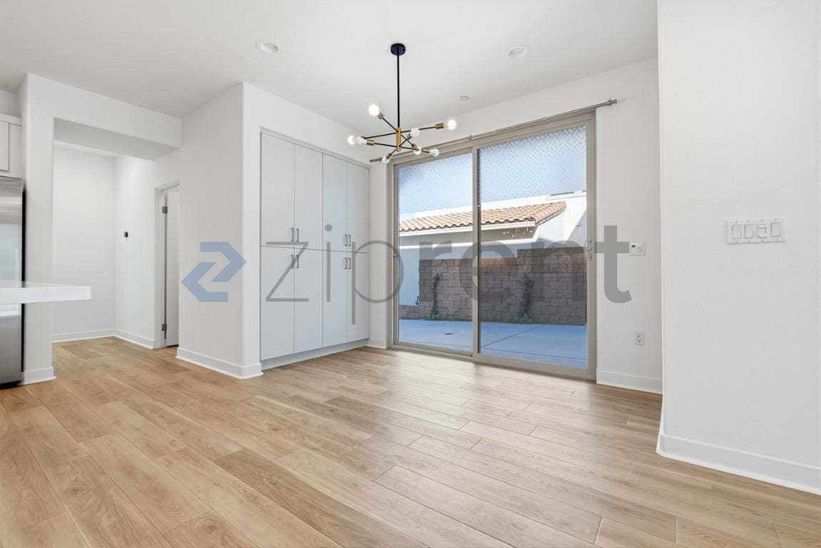 Building Photo - Unit