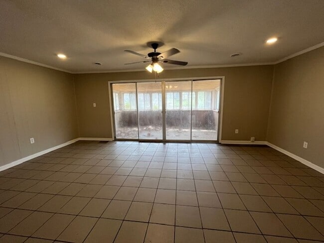 Building Photo - Renovated 4 Bedroom 2 Bath Home For Rent!