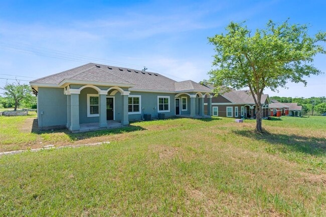 Building Photo - 404 Mesa Dr