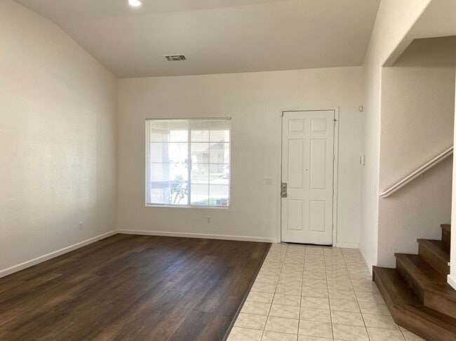 Building Photo - 6 bedroom in Manteca!