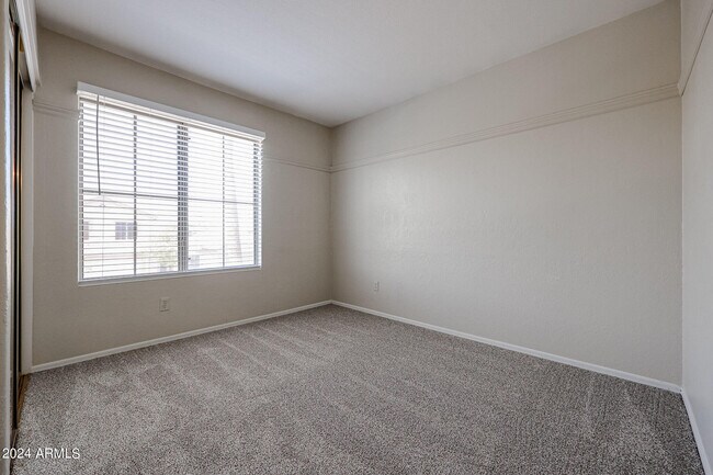 Building Photo - 6921 W Juniper Ave