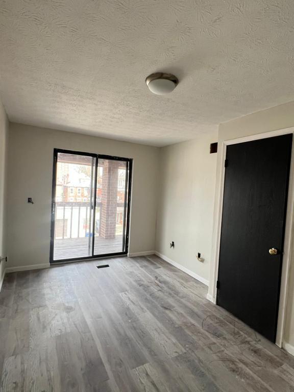 Building Photo - 93 W 9th Ave