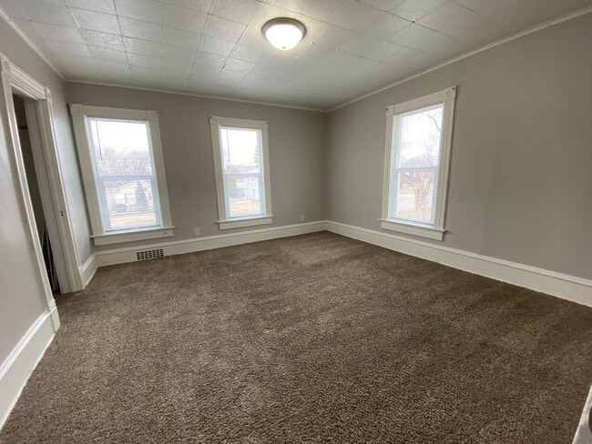 Building Photo - Beautiful 4 Bed 1.5 Bath Home in Moorhead