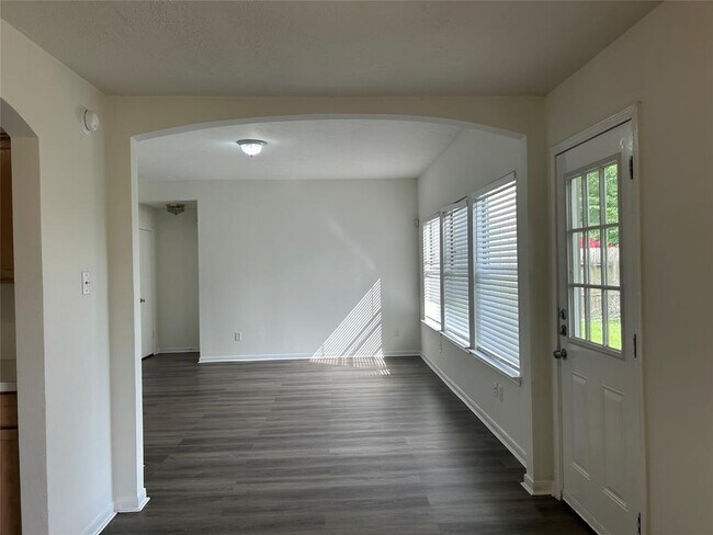 Building Photo - 24011 Goodfellow Dr