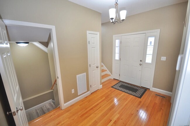 Building Photo - 47 Chaponis Way