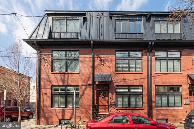 Building Photo - 770 Dorrance St