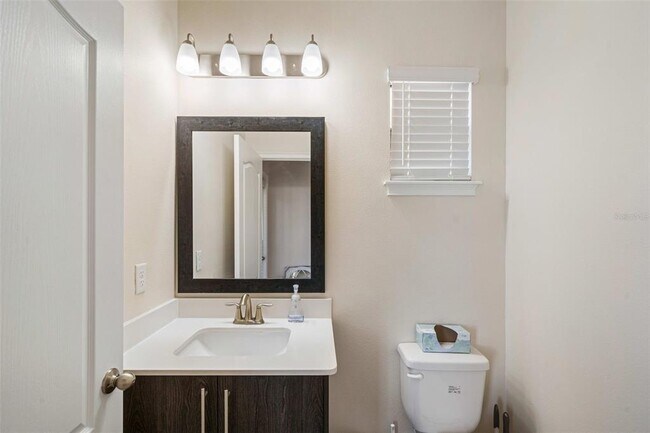 Building Photo - 199 Macaulay's Cv