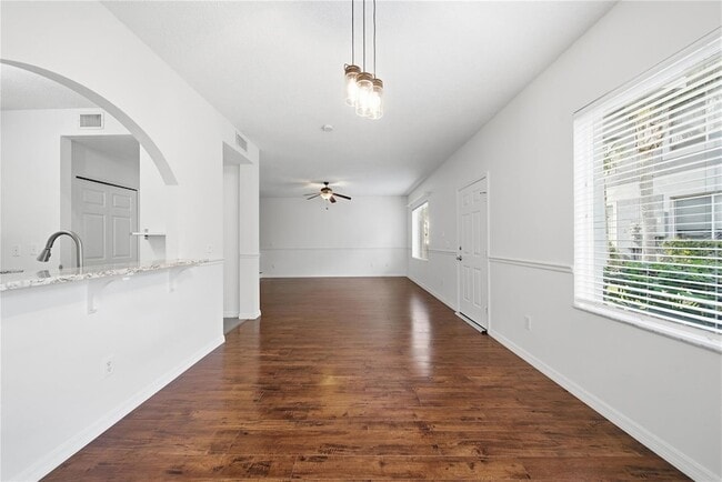 Building Photo - 18117 Paradise Point Dr