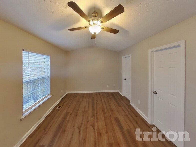 Building Photo - 367 Woodland Green Ct