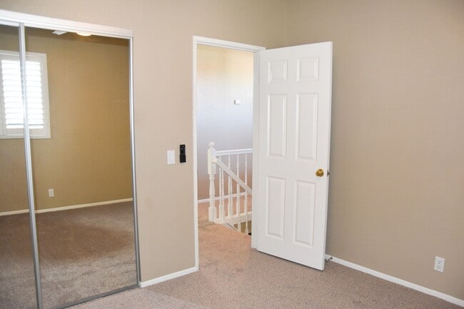 Building Photo - Beautiful 2 Story Home For Rent