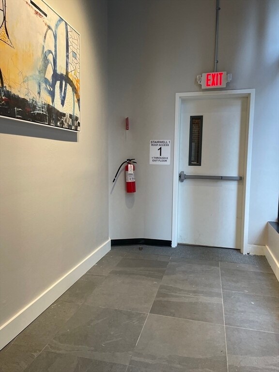 Building Photo - 281 Franklin St