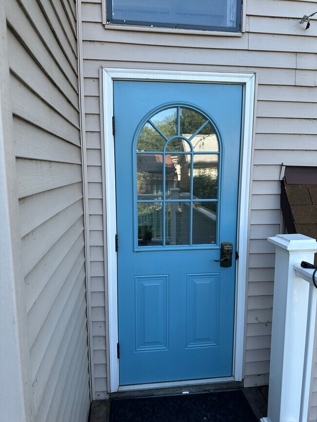 Building Photo - 2030 W Estes Ave