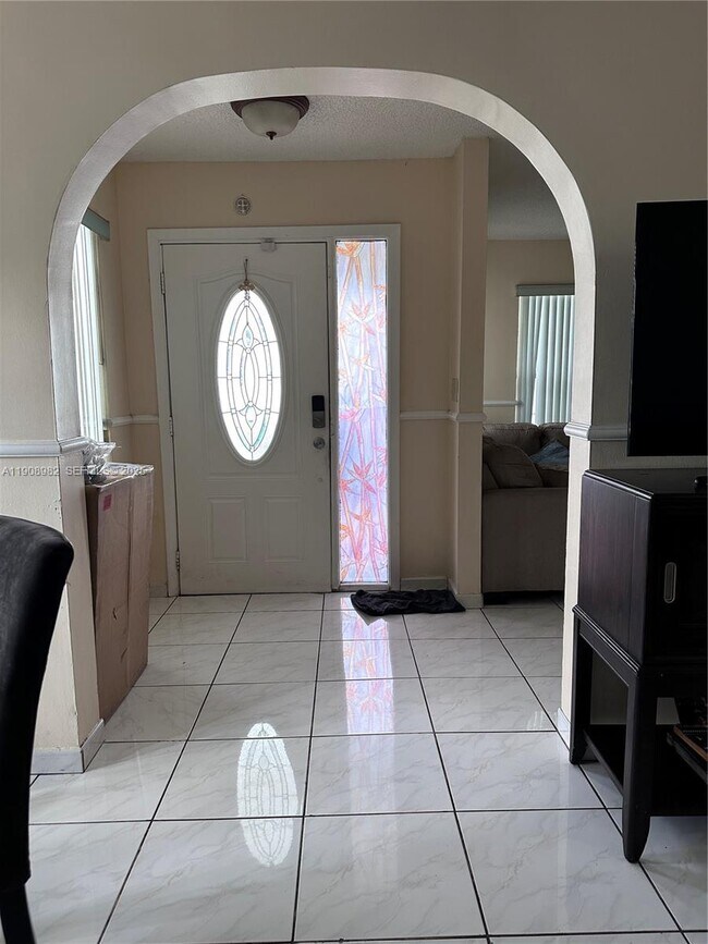 Building Photo - 16215 SW 139th Ct