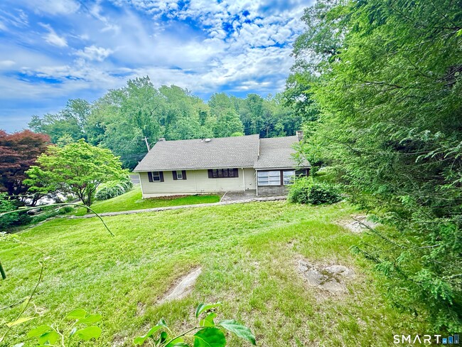 Building Photo - 2326 Old Town Rd