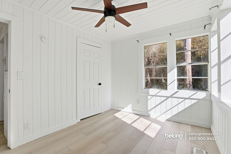 Building Photo - 16063 SE Janet St