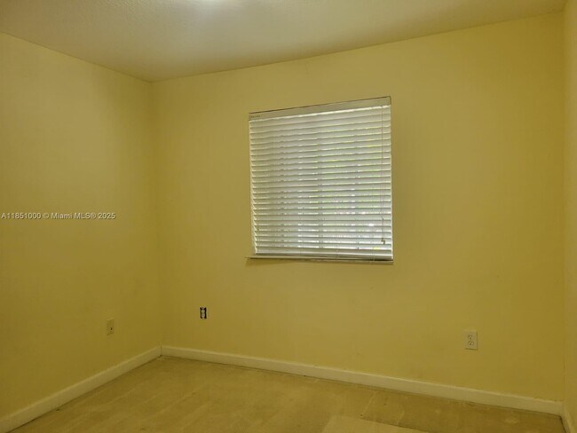 Building Photo - 6671 NW 107th Ct