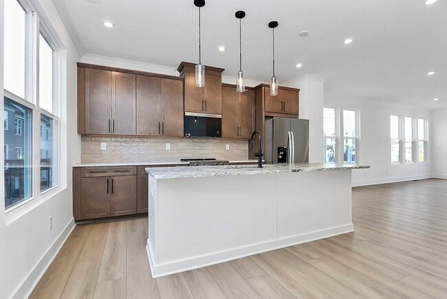 Building Photo - 5027 Duchess Dr