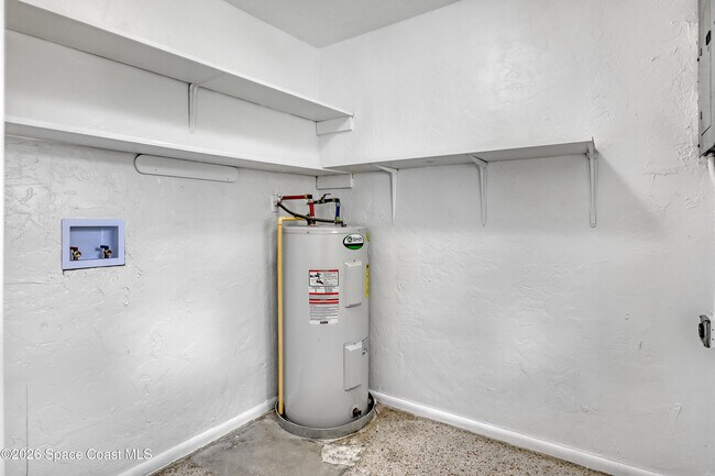 Building Photo - 4430 Barnsdale Dr