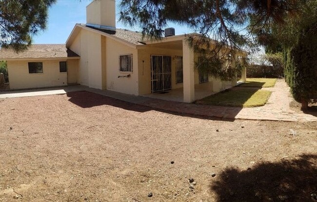Building Photo - Home For Rent - Great Location on the Westside w/ Refrigerated Air!