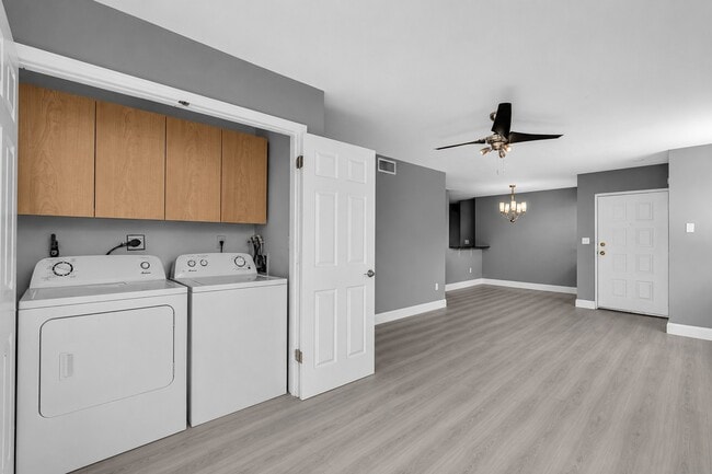 Building Photo - 2881 N Oakland Forest Dr
