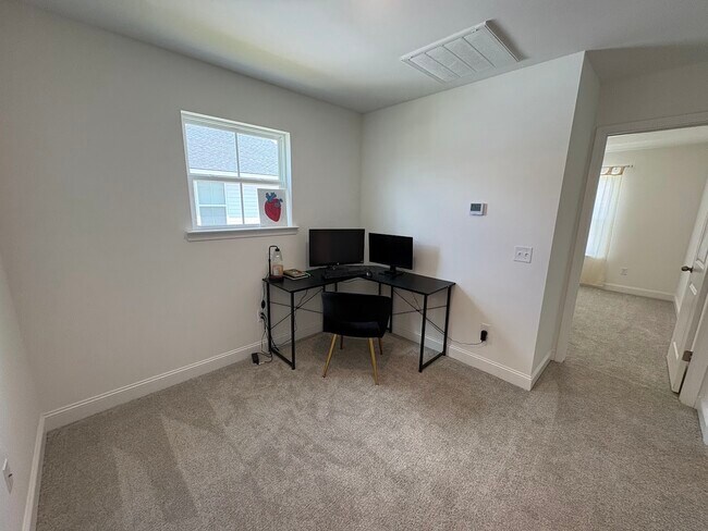 Building Photo - 248 Buckingham Dr