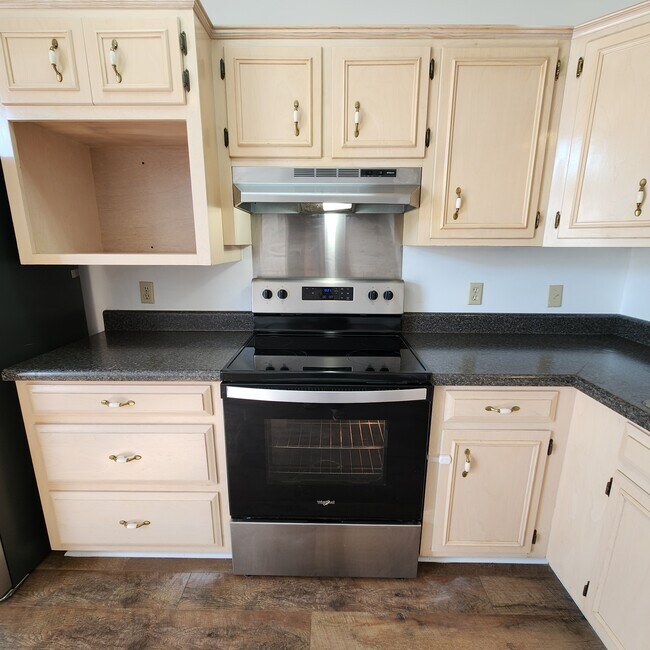 Building Photo - 130 Paloma Dr