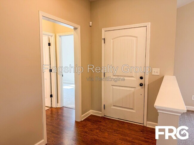 Building Photo - 103 Rolling Knoll Ct