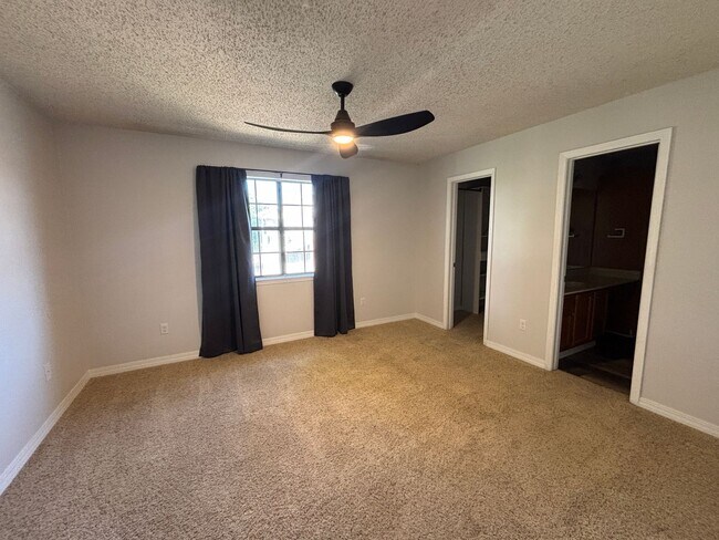 Building Photo - TOWNHOME IN NORTH BOSSIER