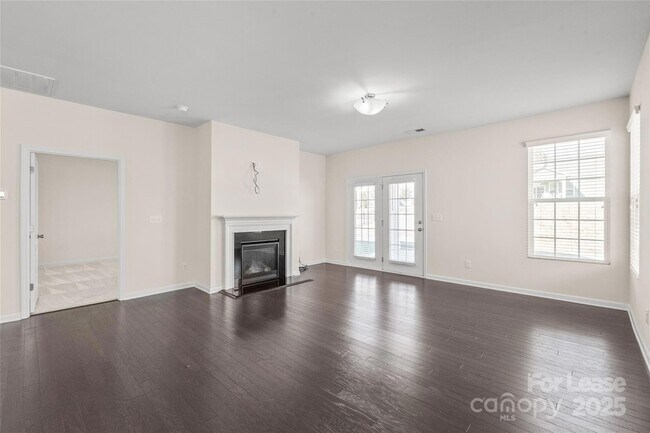 Building Photo - 720 Wood Lily Dr