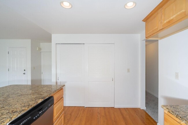 Building Photo - 4248 Leafwood Cir E