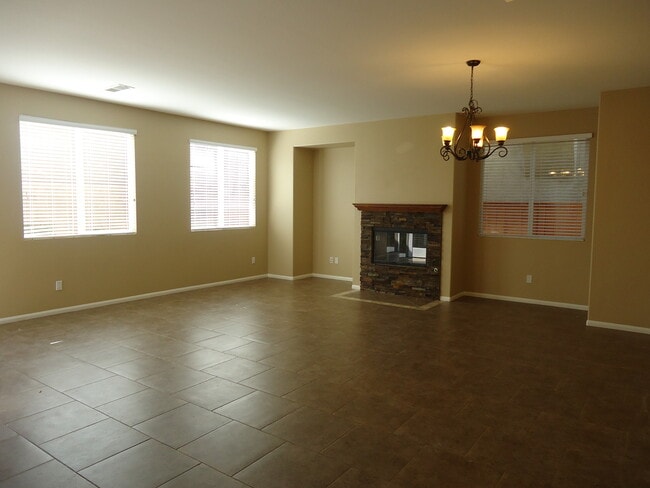 Building Photo - GORGEOUS TWO STORY HOME IN GRANITE HILLS 4...