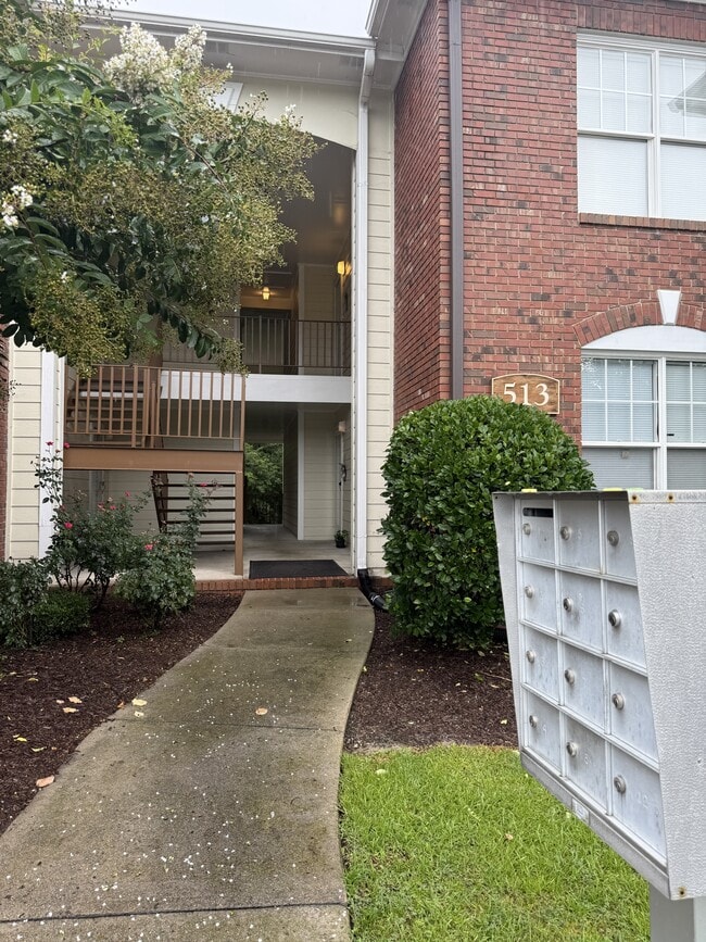 Building Photo - 513 Meadowland Ct