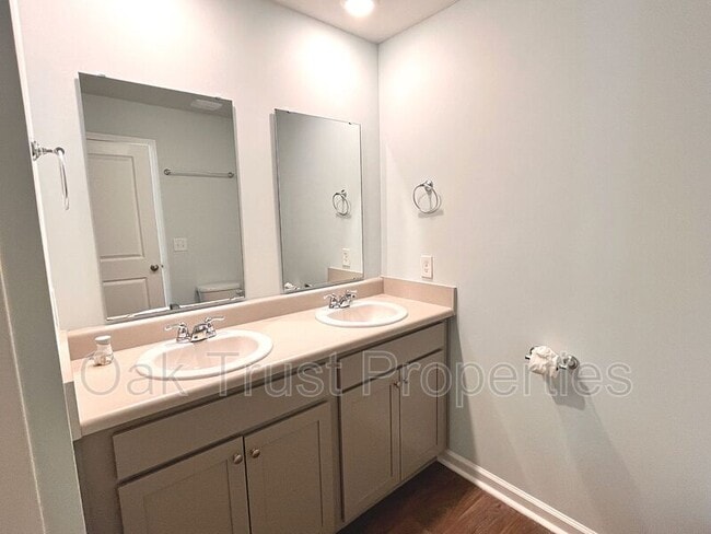 Building Photo - 129 Spencer Cir