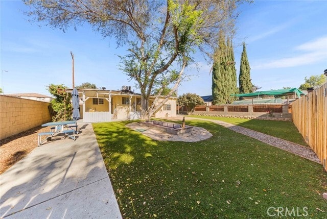 Building Photo - 19148 Saticoy St